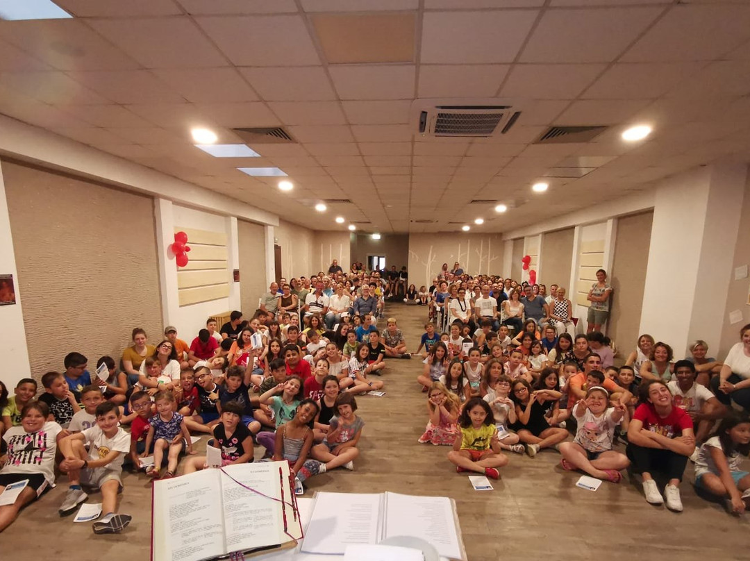 Victor Center Hostel主图