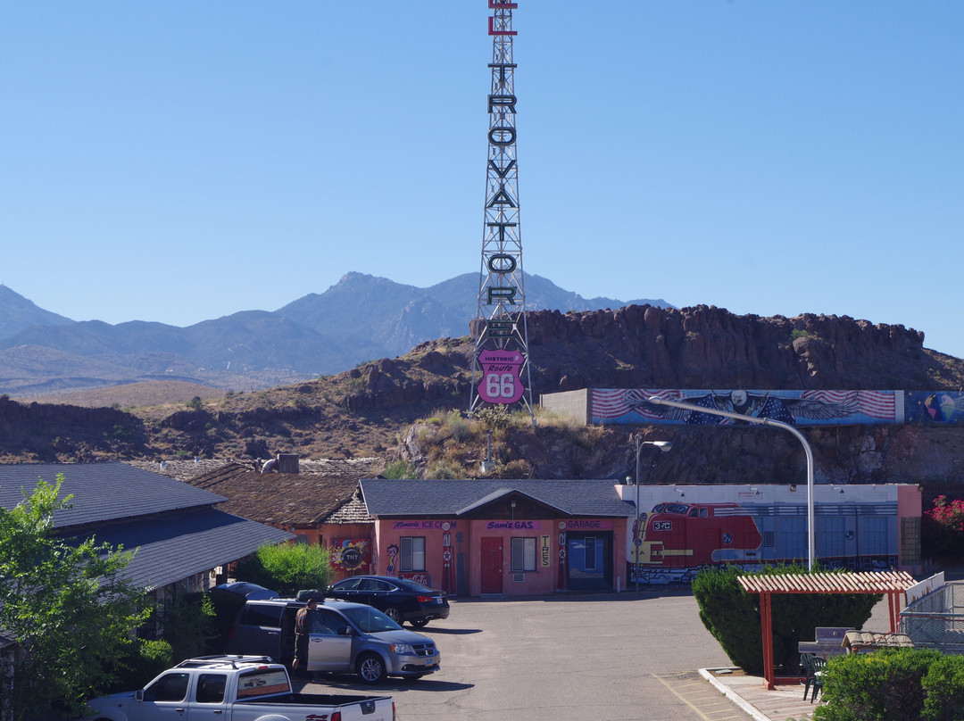 埃尔游唱诗人汽车旅馆主图