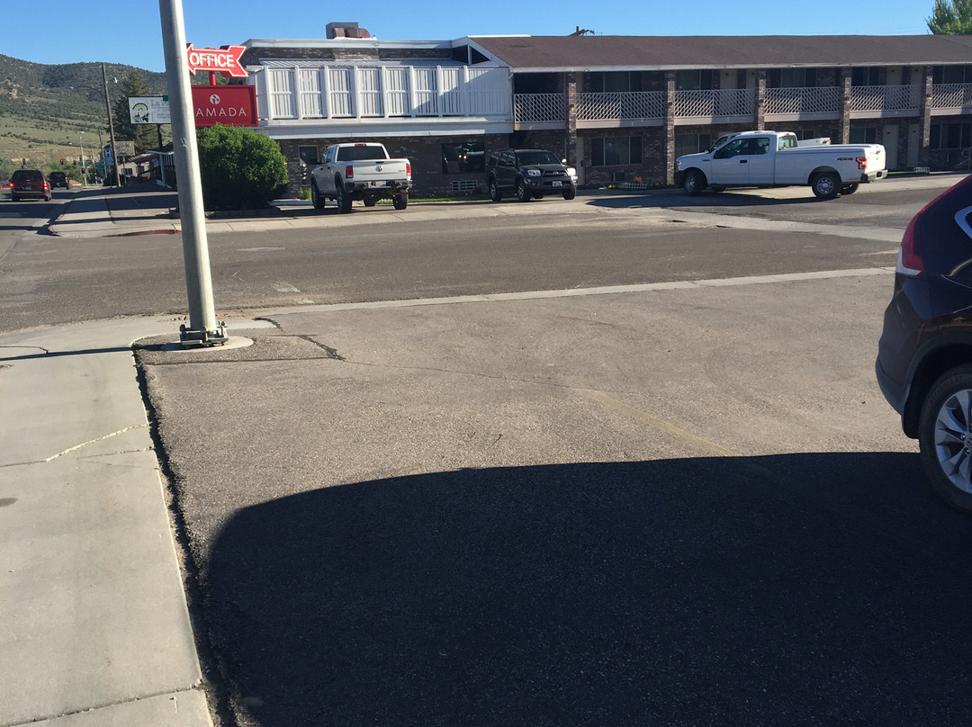 Ramada by Wyndham Ely主图