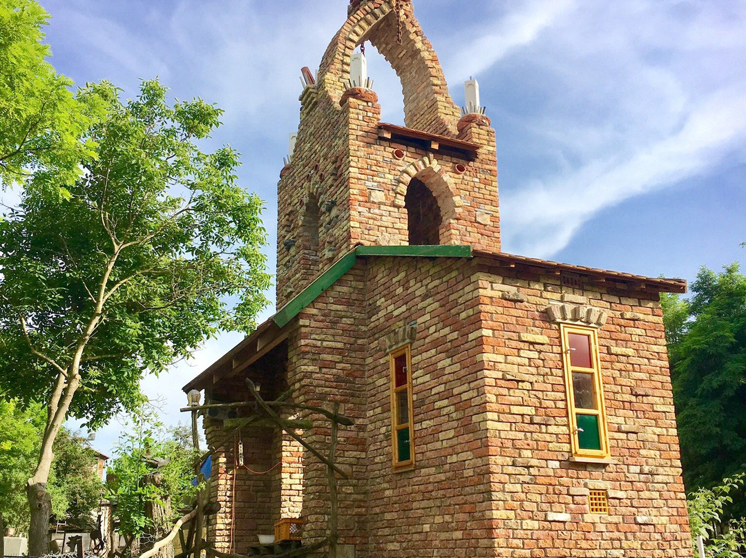 Buggyeg Brick Gallery景点图片