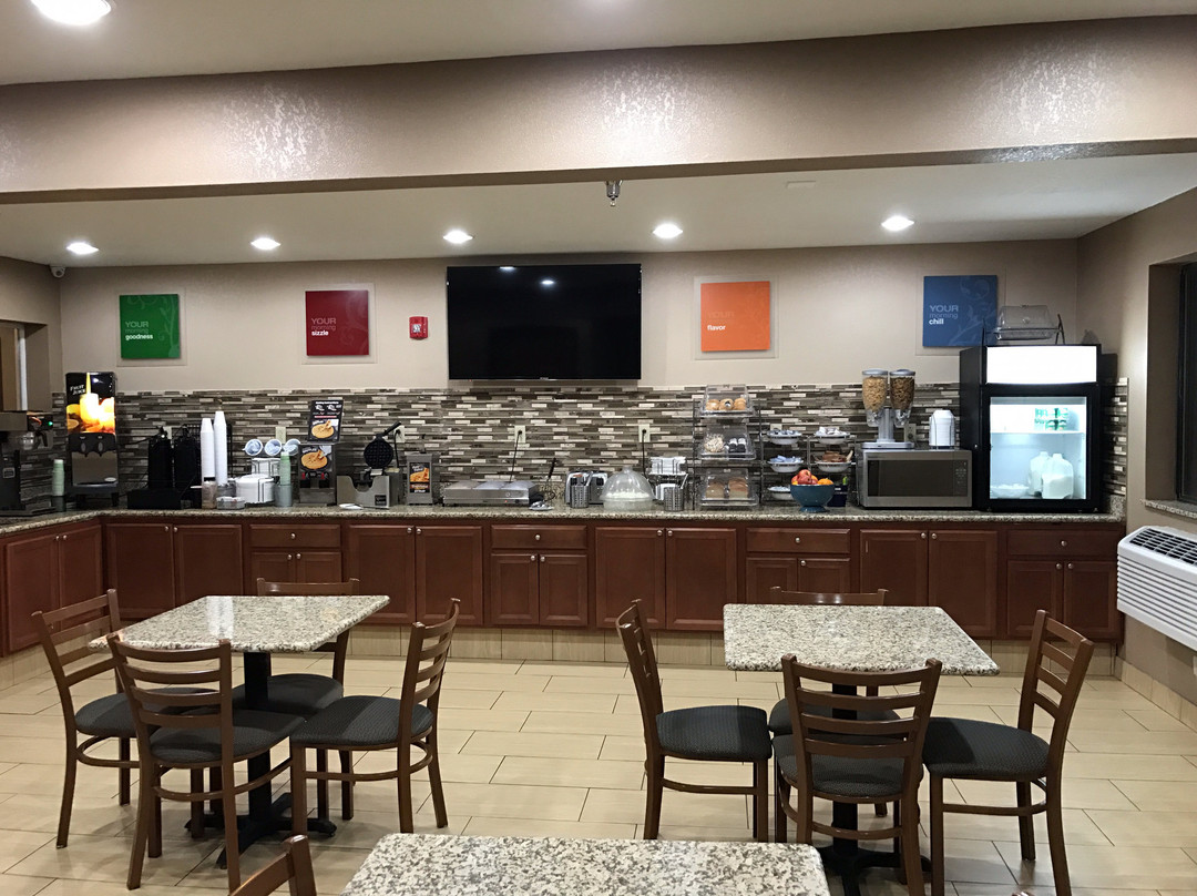 Quincy Inn & Suites主图