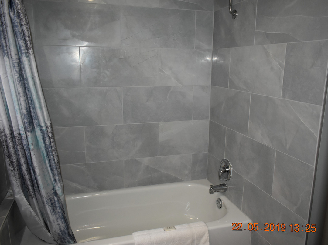 Hillside Inn Pembroke主图