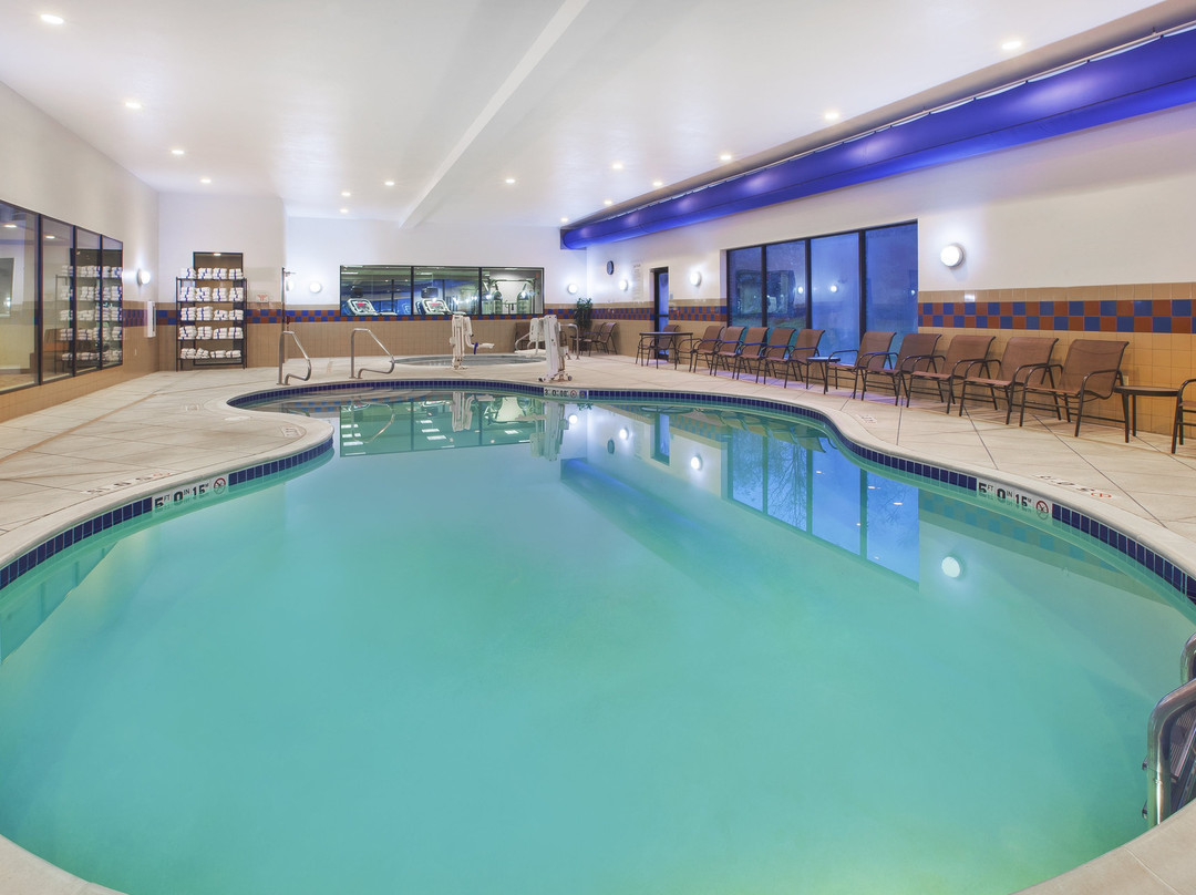 Holiday Inn Express & Suites Wheeling By IHG主图