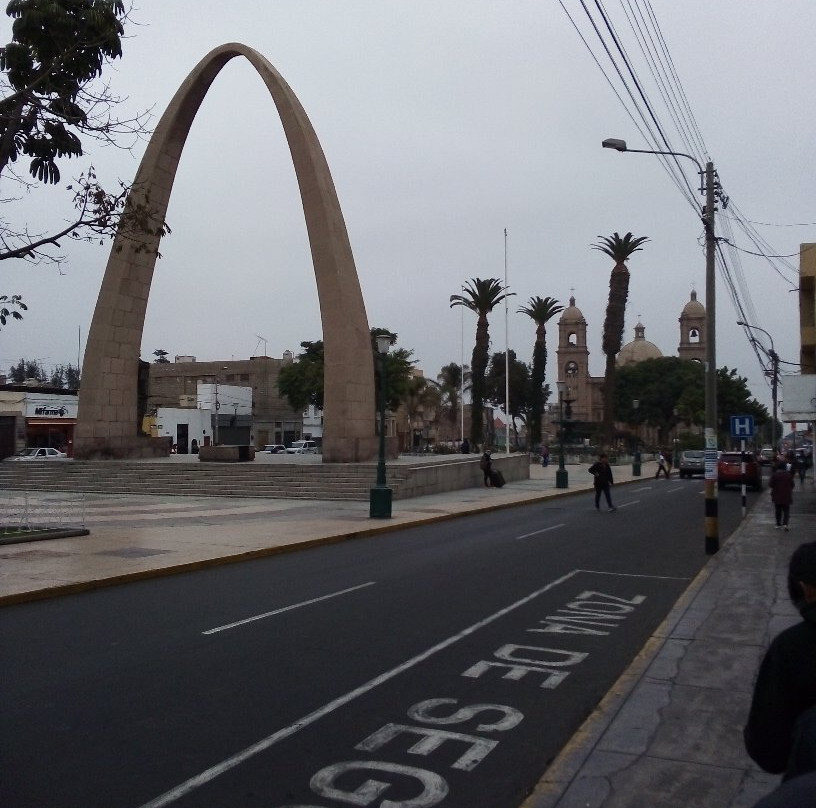 Arco Parabolico-塔克纳必去景点