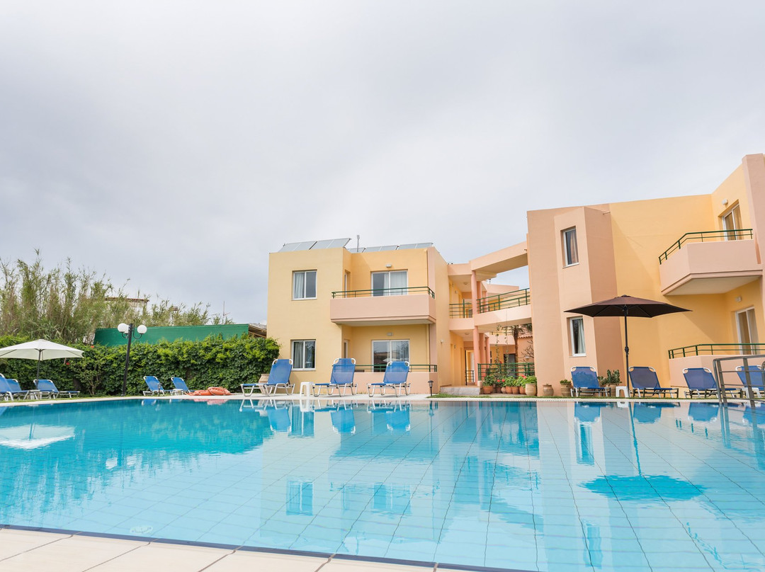 Alonia Apartments主图