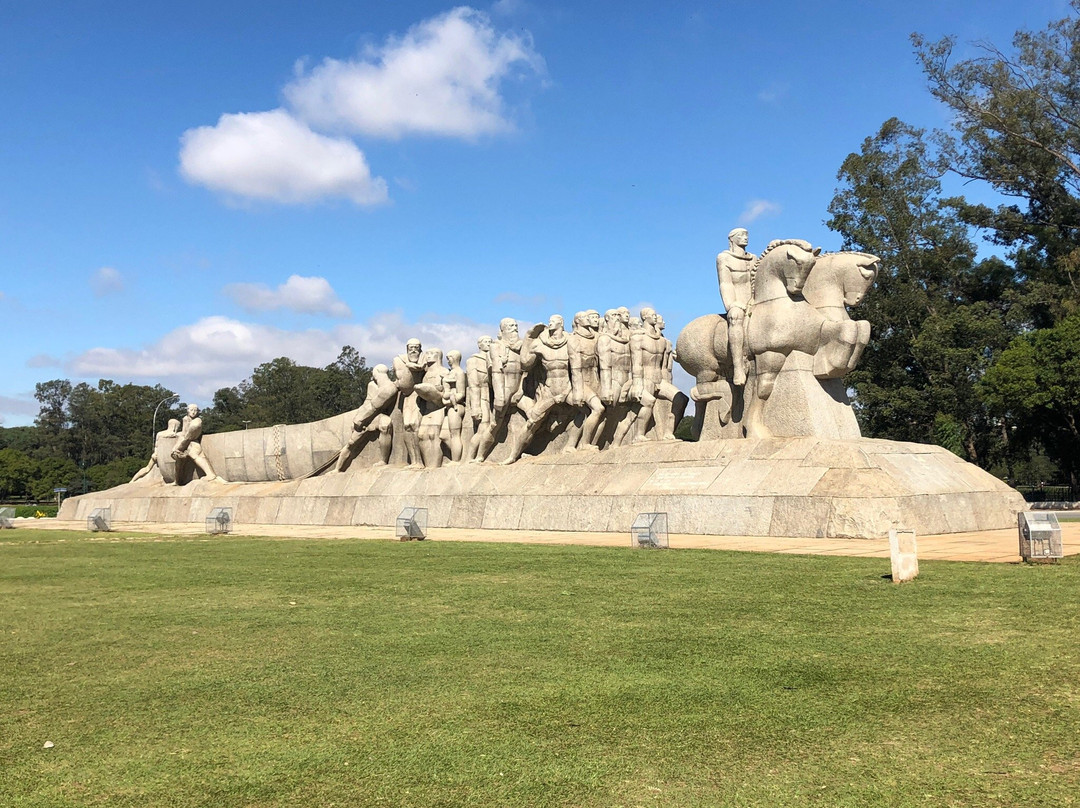 Monument to the Bandeiras景点图片