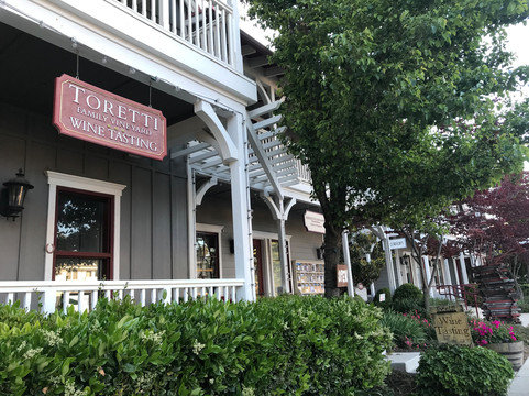 Toretti Family Vineyard Tasting Room-洛斯奥利沃斯必去景点