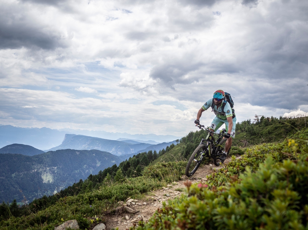 Bikeacademy Lana-拉纳必去景点