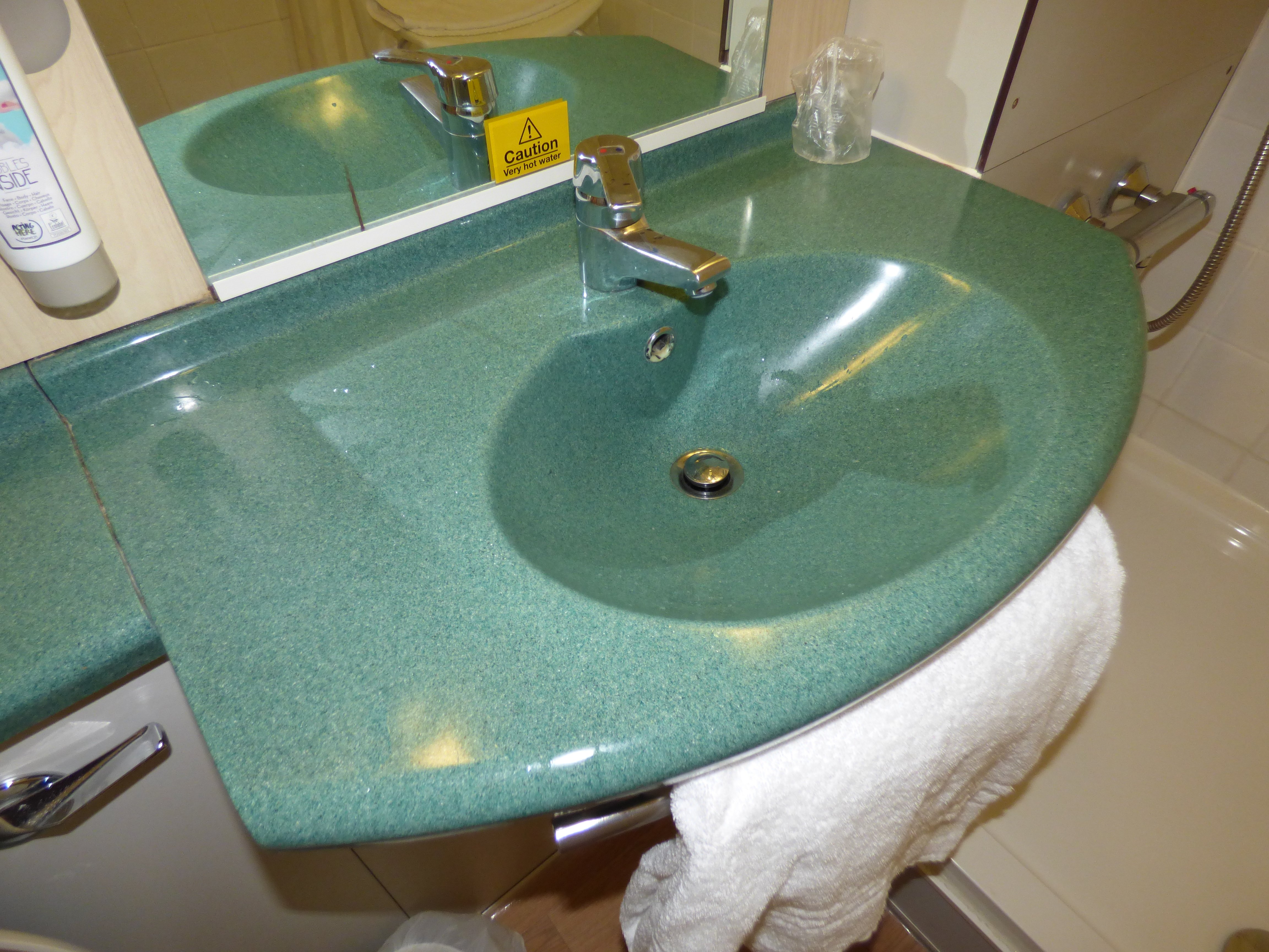 Ibis Plymouth Hotel-浴室