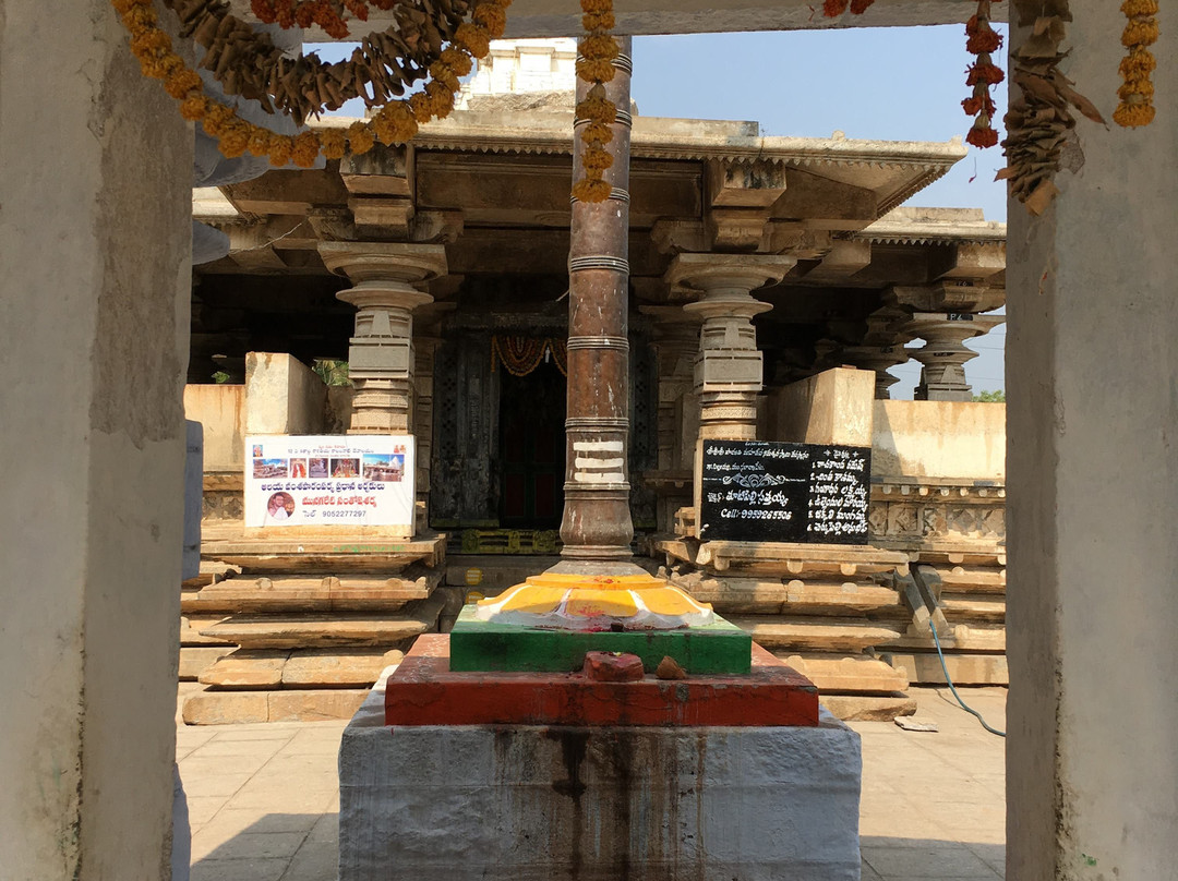 Pillalamarri Shiva Temple景点图片