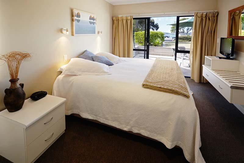 Pioneer Waterfront Apartments主图