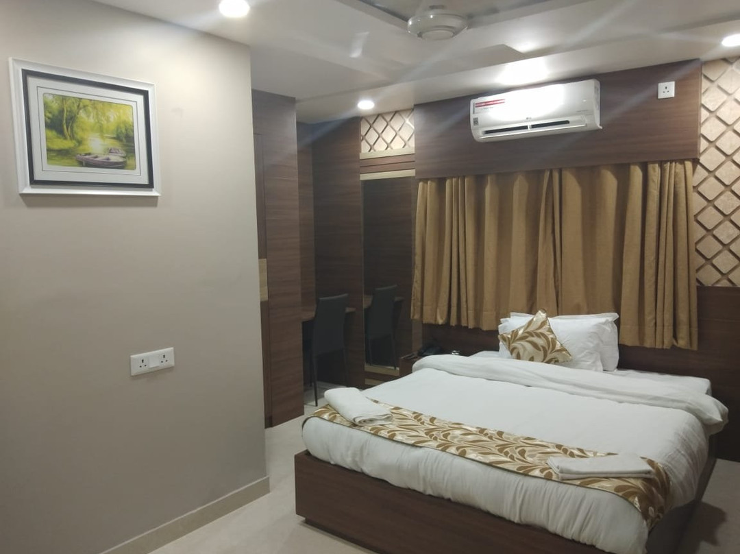 Hotel White House主图