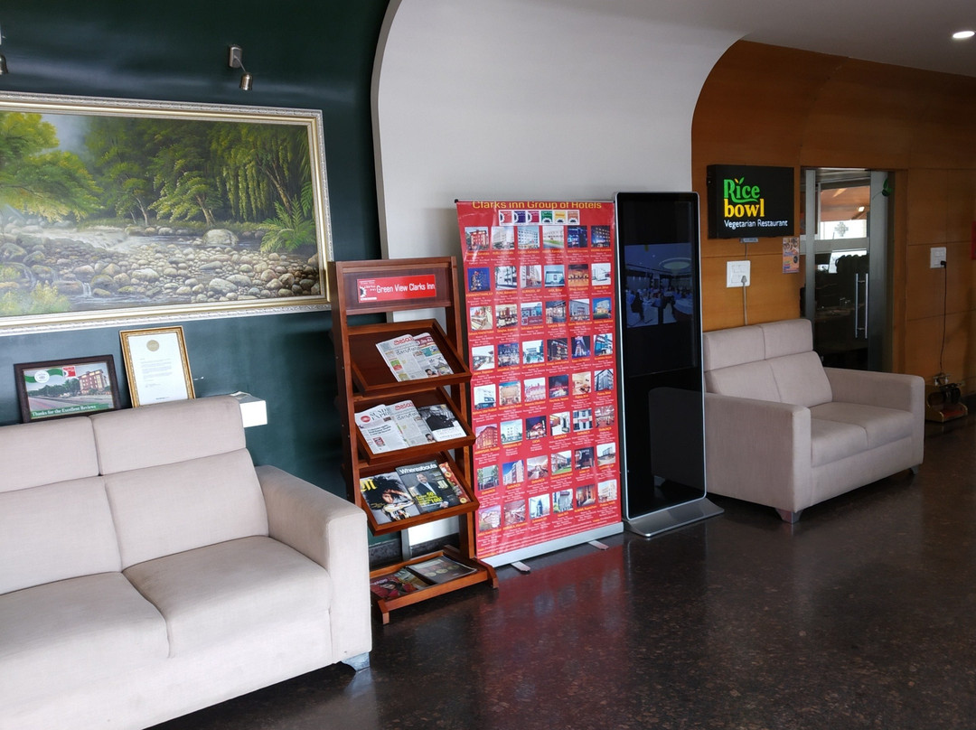 Green View Hotel主图