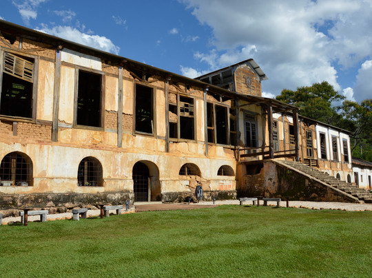 Antiga Fabrica de Tecidos Santa Barbara-Augusto de Lima必去景点
