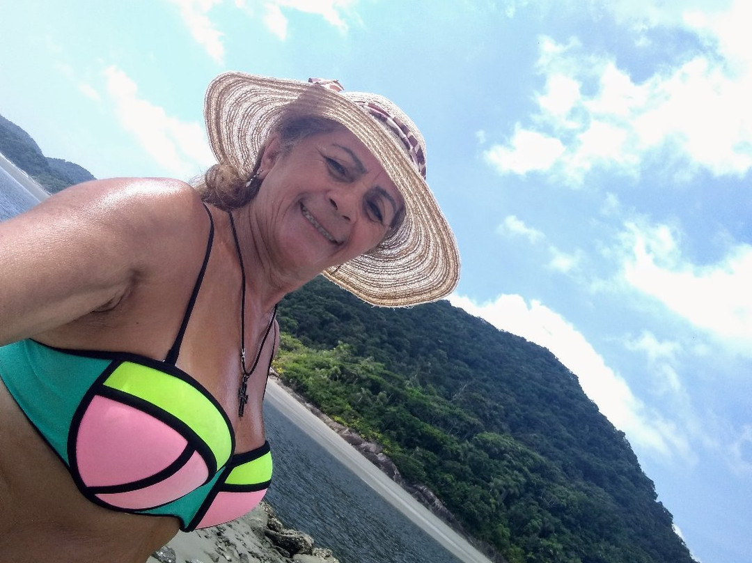 Guarauzinho Beach景点图片