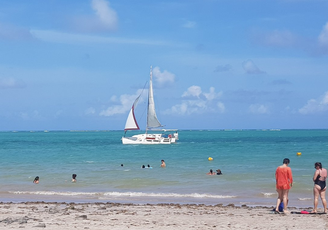 Areia Dourada Beach景点图片