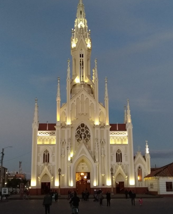 Basilica del Santo Cristo de Ubate景点图片