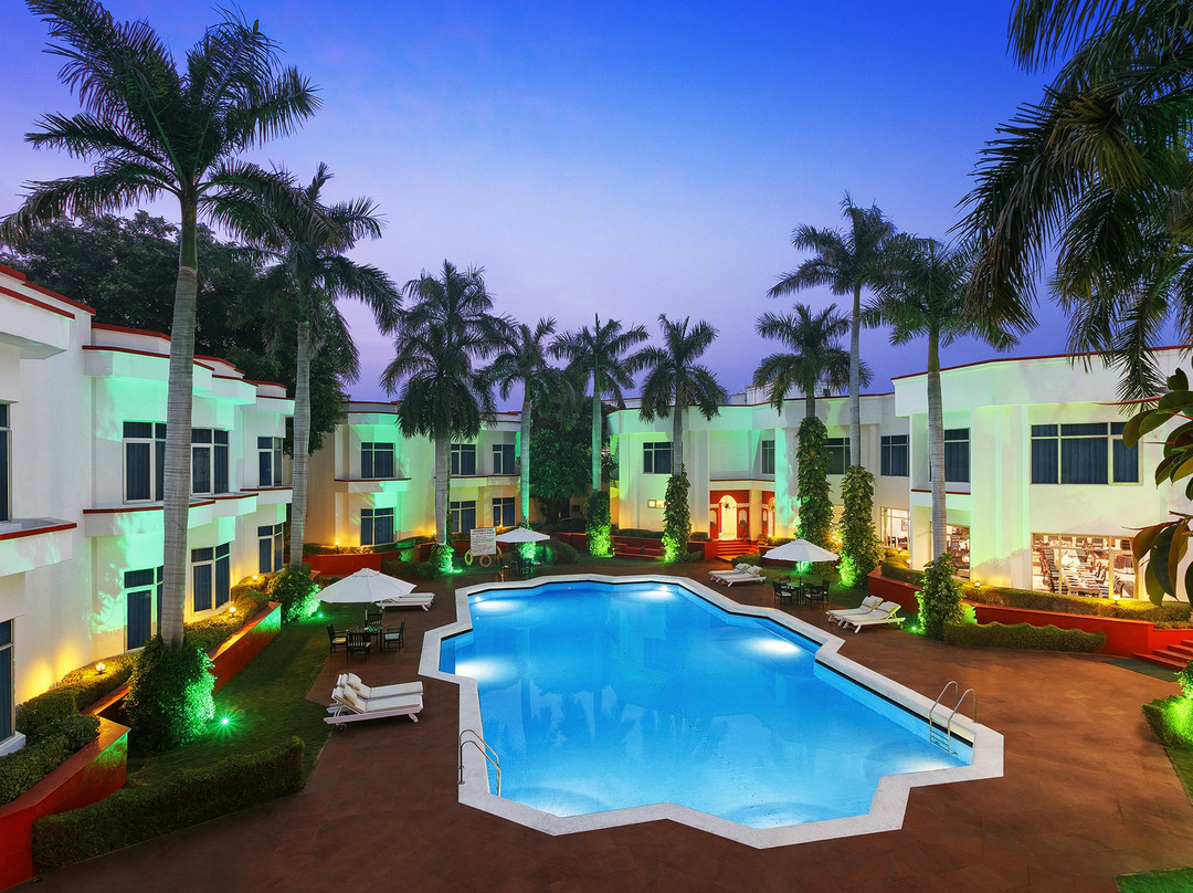 华美达克久拉霍酒店主图