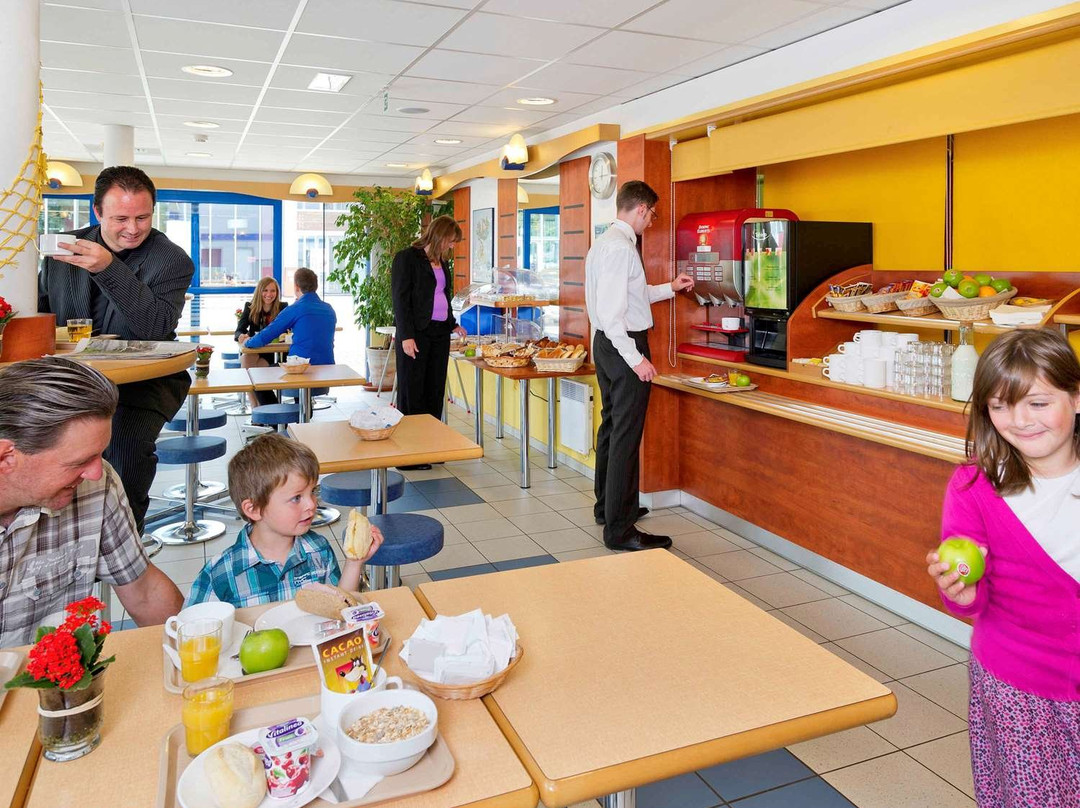 亚琛雷伦边境宜必思快捷酒店主图