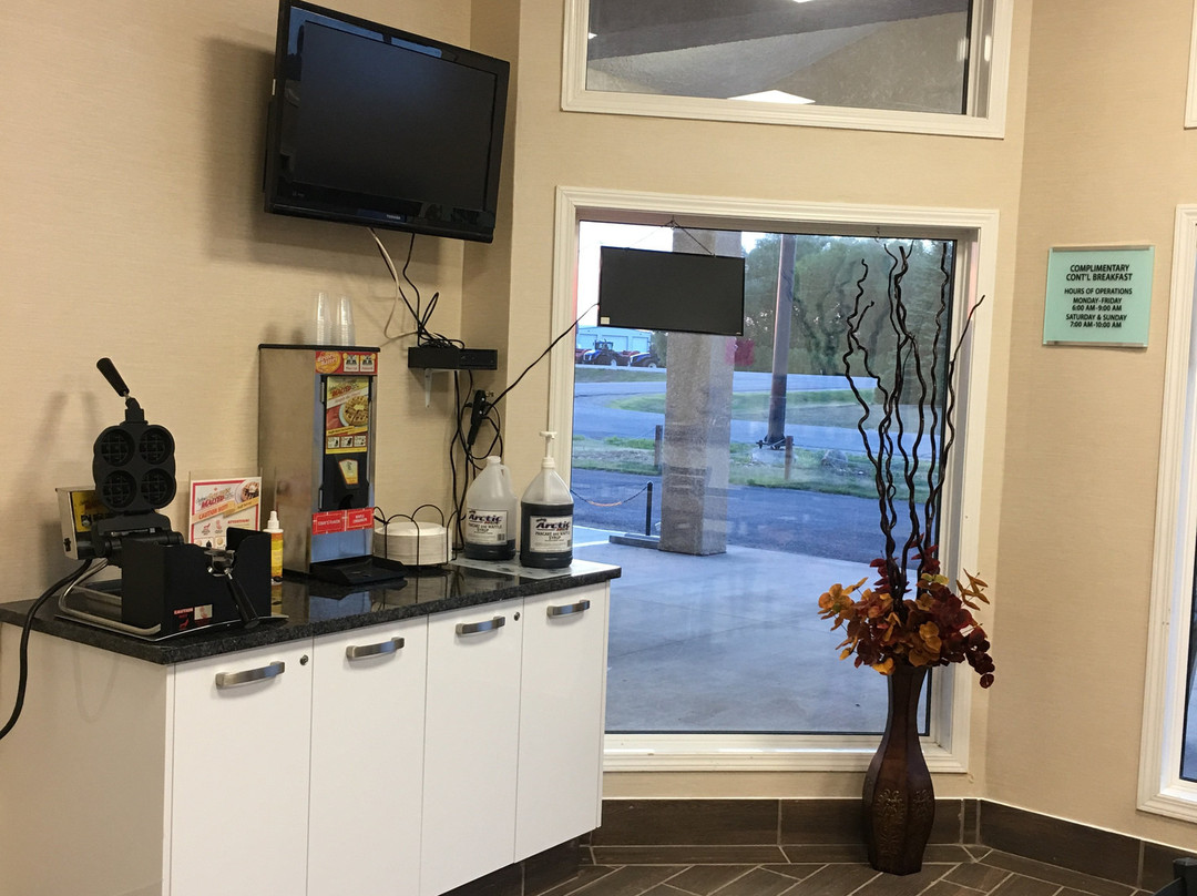 Bay Hill Inns & Suites主图