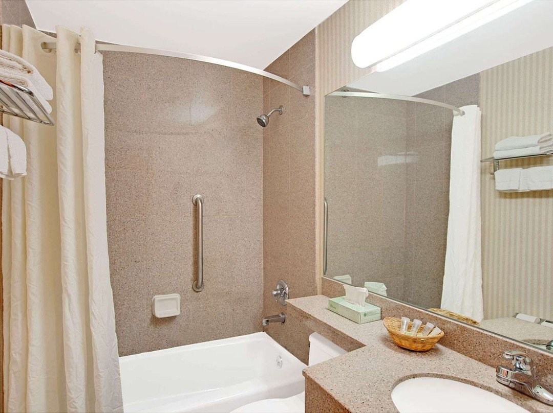 Van Wyck Motor Inn主图