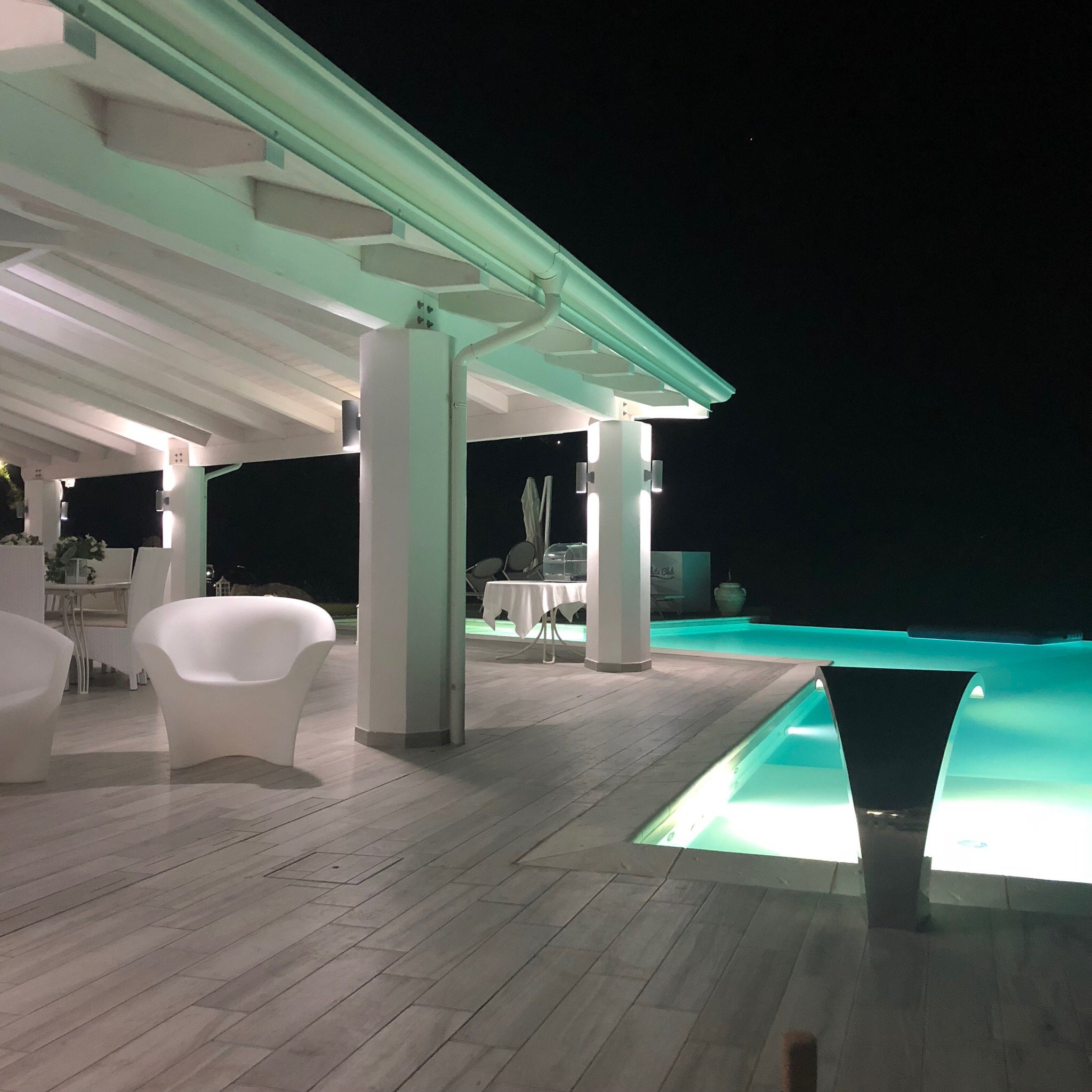 White Club Residence-官方