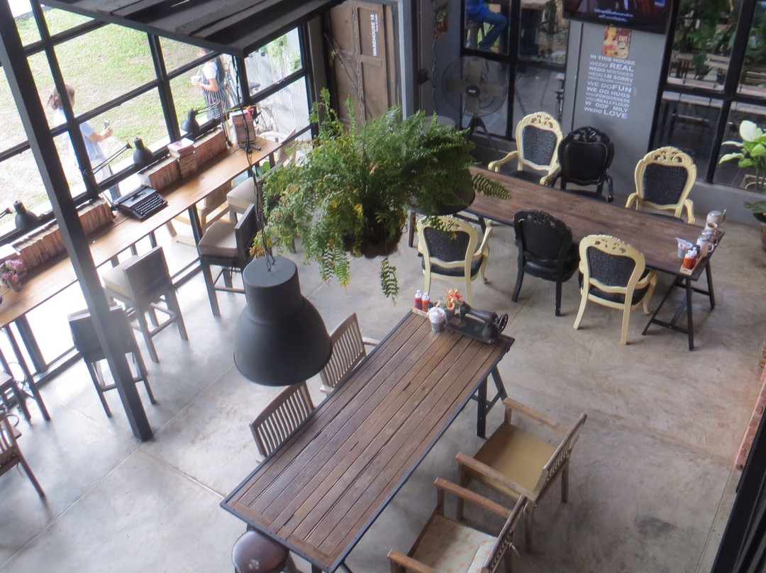 Warehouse 18 Pool&Cafe-廊塞必去景点