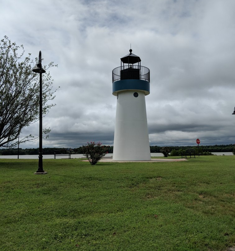 Metropolis Lighthouse Hope Light-Metropolis必去景点