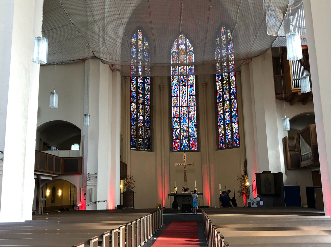 Stiftskirche Sankt Johannes Baptist und Petrus-波恩必去景点