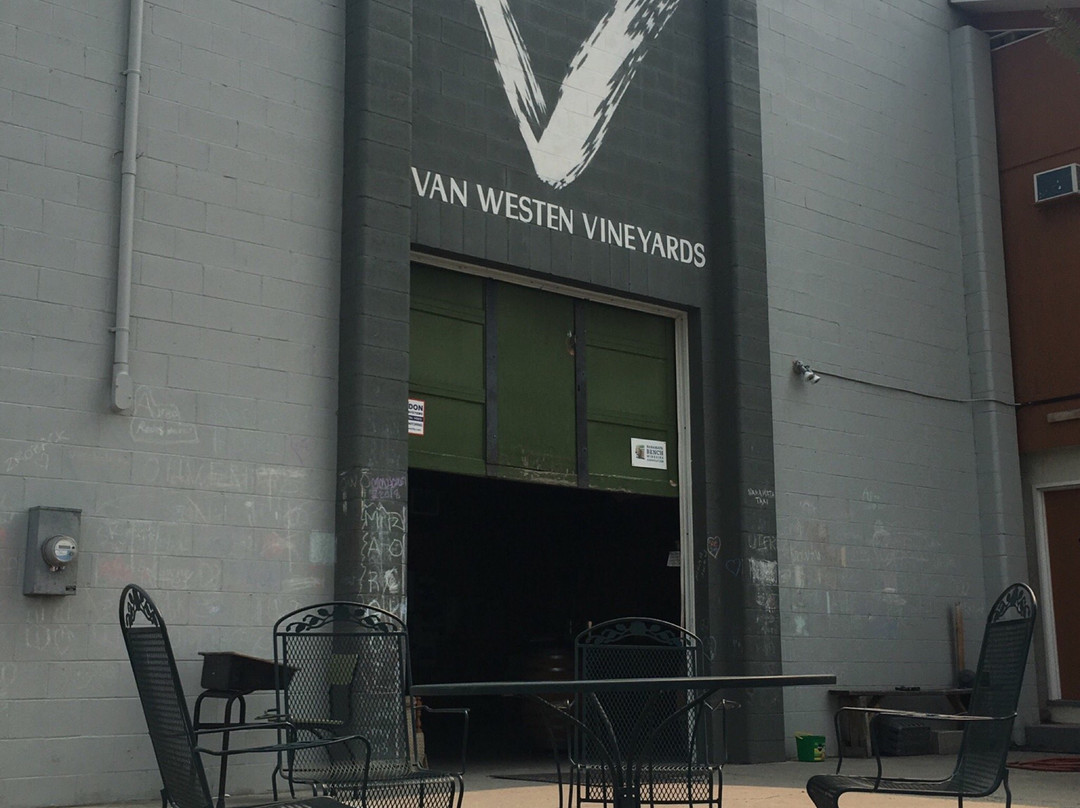 Van Westen Vineyards景点图片