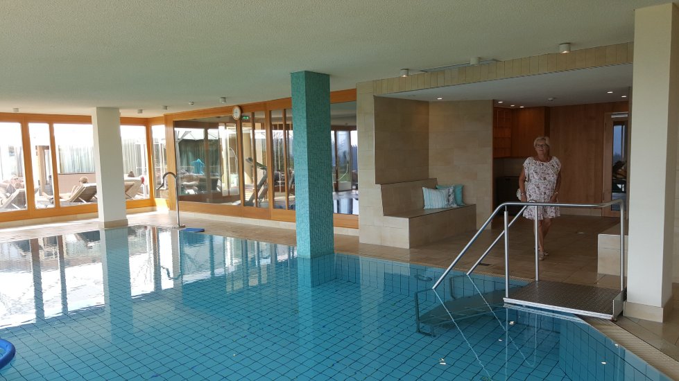 Hotel Die Halde-泳池