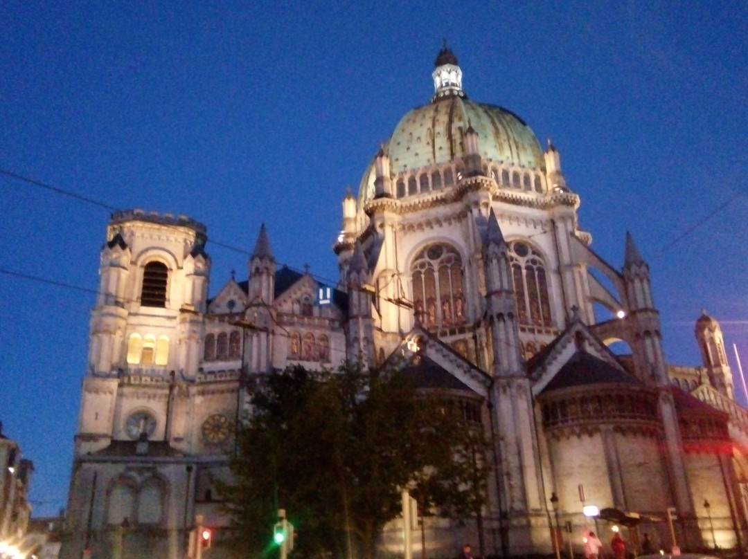 Koninklijke Sint-Mariakerk-斯哈尔贝克必去景点