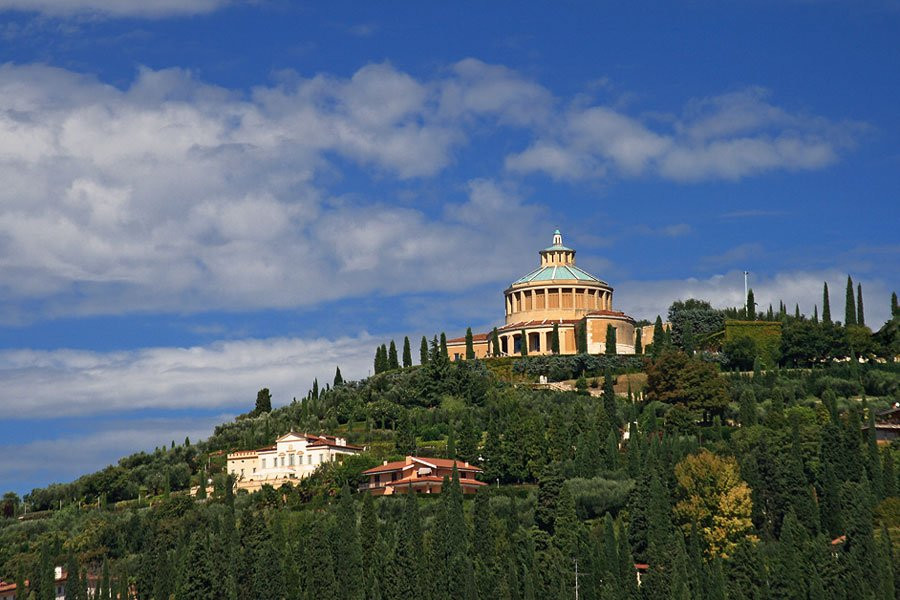 Santuario Madonna di Lourdes景点图片