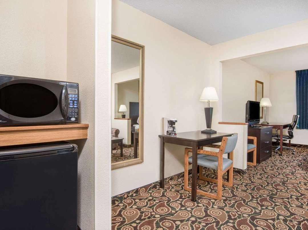 Baymont by Wyndham Casper East主图