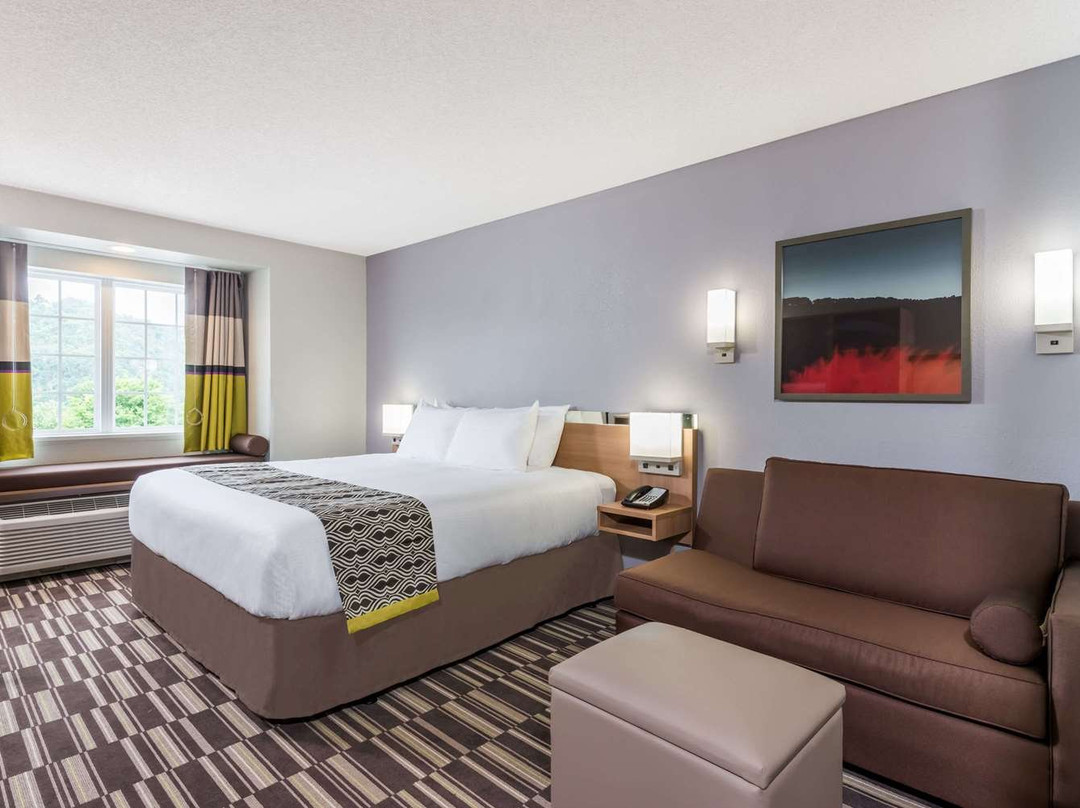 Microtel Inn & Suites by Wyndham New Martinsville主图