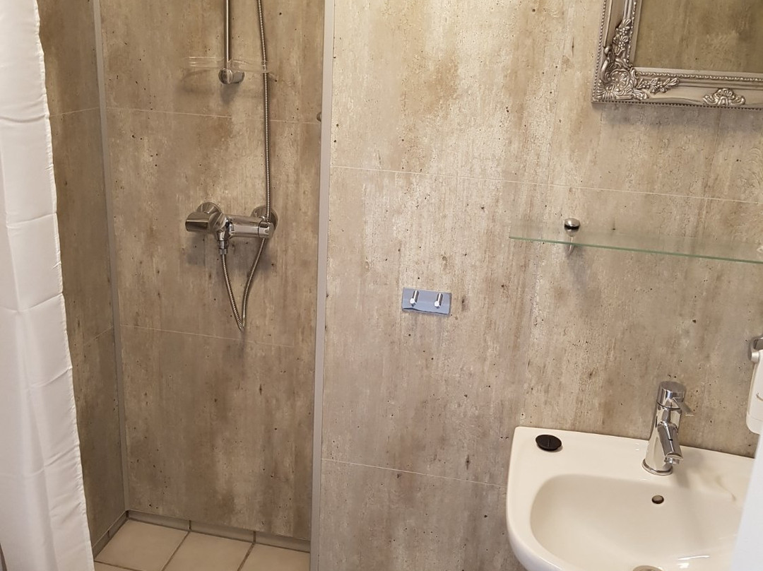 Bimbo Veikro, Accommodation主图