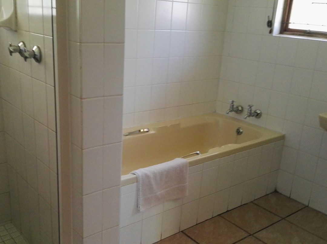 Thendele Hutted camp主图