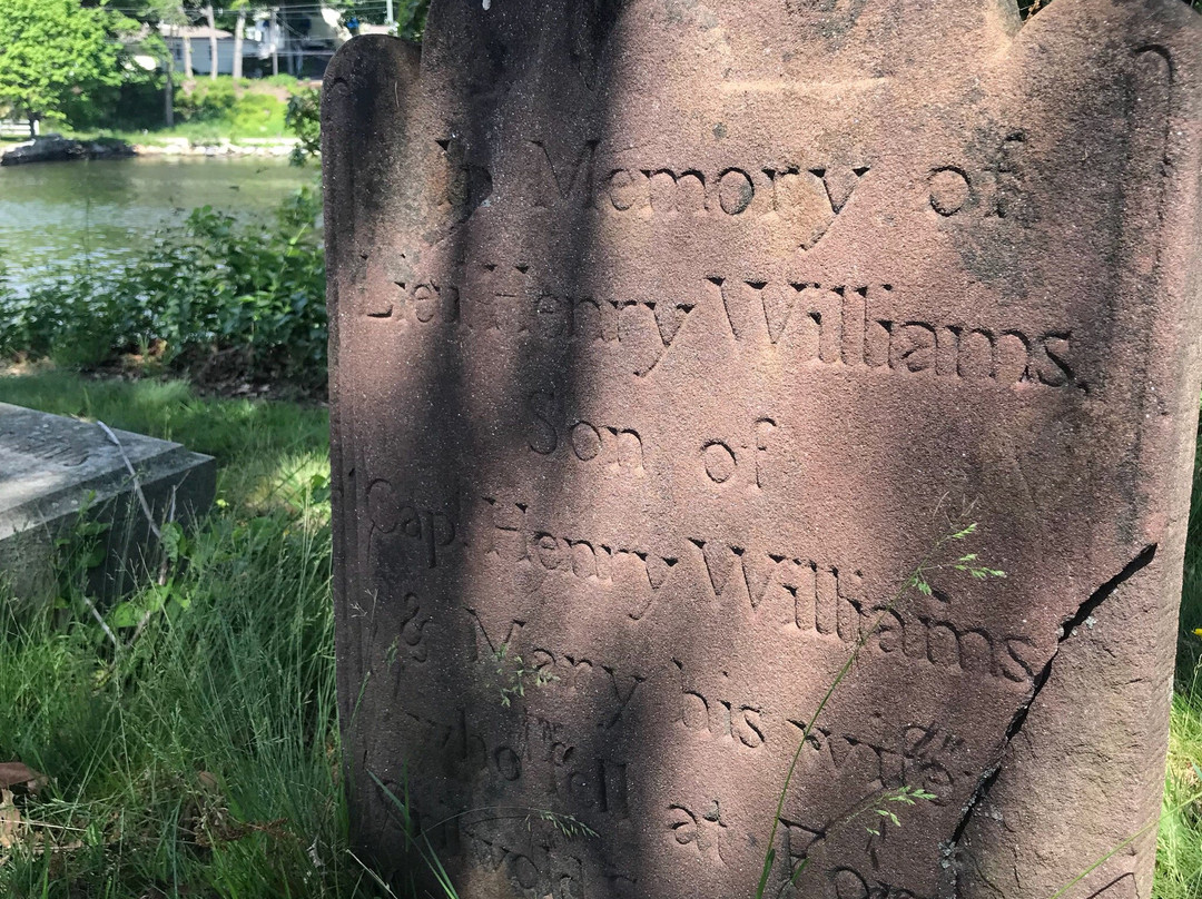 Elm Grove Cemetery-神秘河必去景点