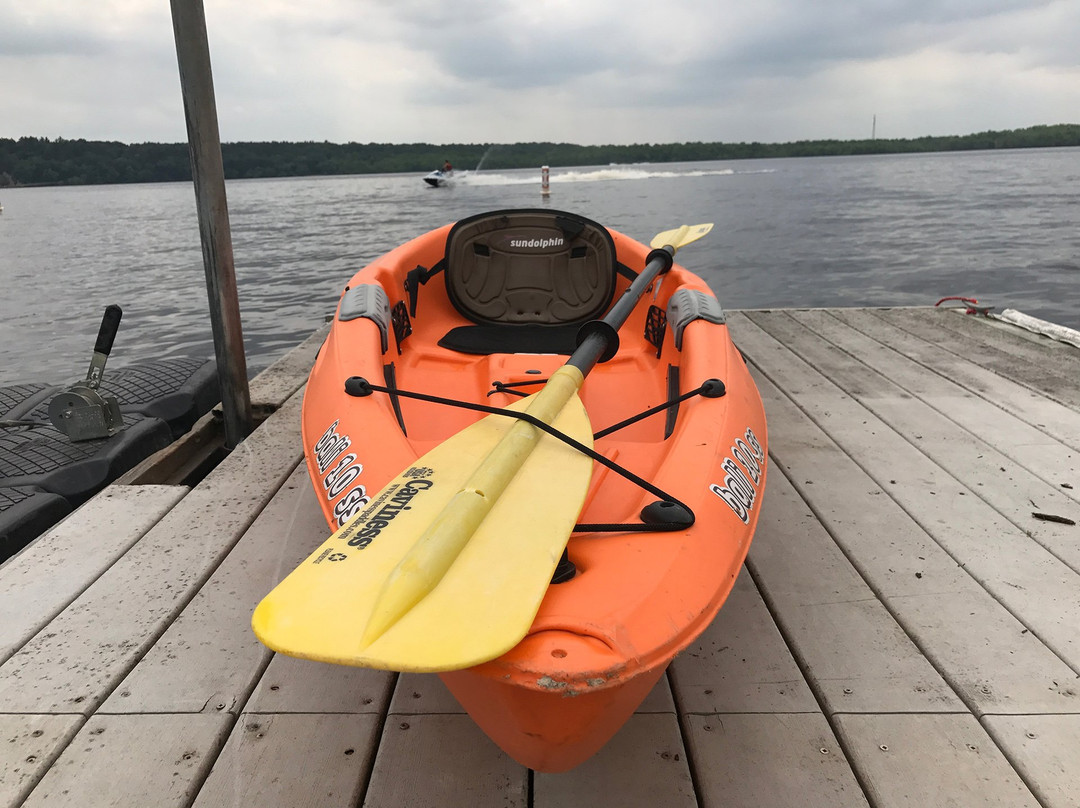 Holiday Shores Watersports-威斯康星峡谷必去景点