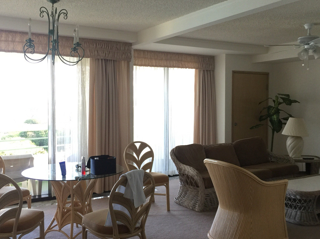 阿鲁彭海滩塔酒店主图