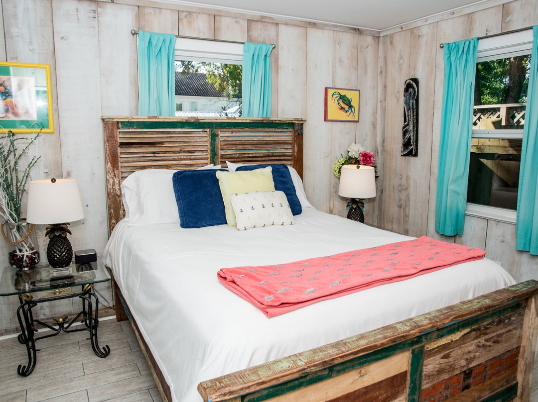 Front Beach Cottages主图