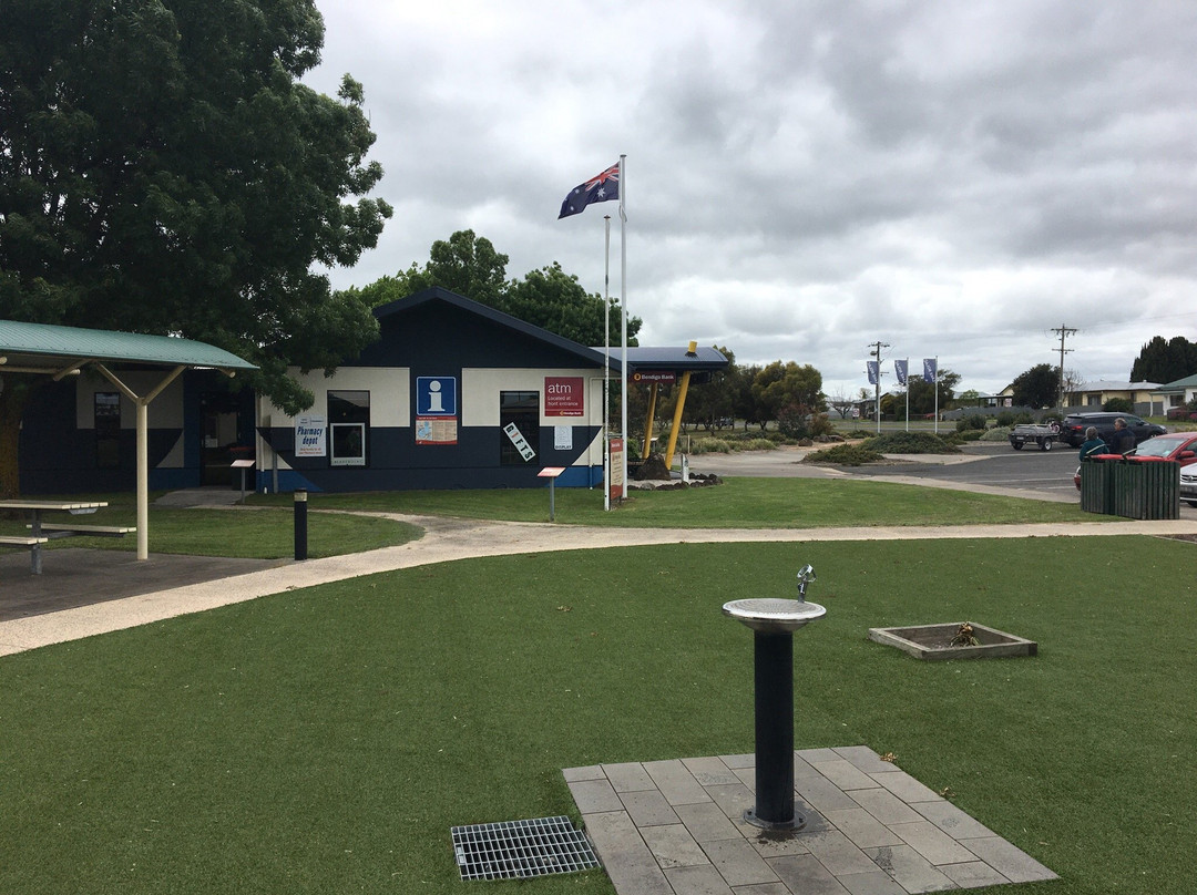 Lake Bolac Information & Business Centre-Lake Bolac必去景点
