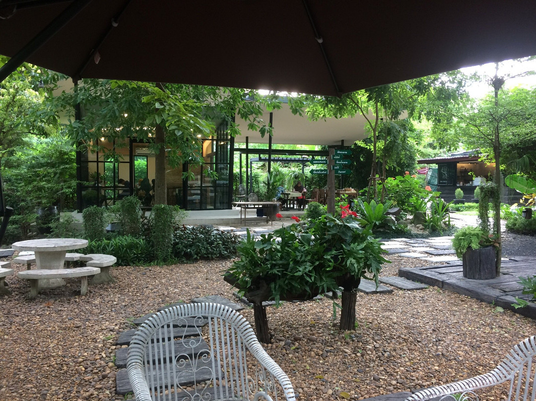 Phut Udom餐馆和美食-The Tree House