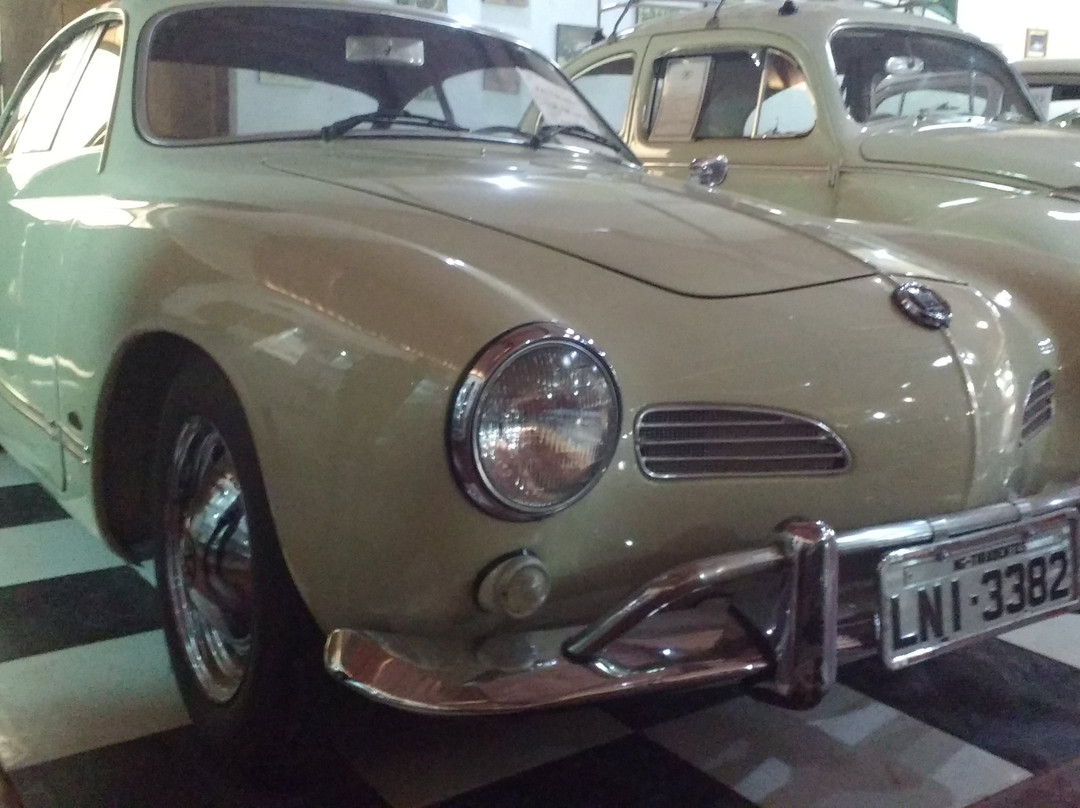 Museu Do Automovel Da Estrada Real-蒂拉登特斯必去景点