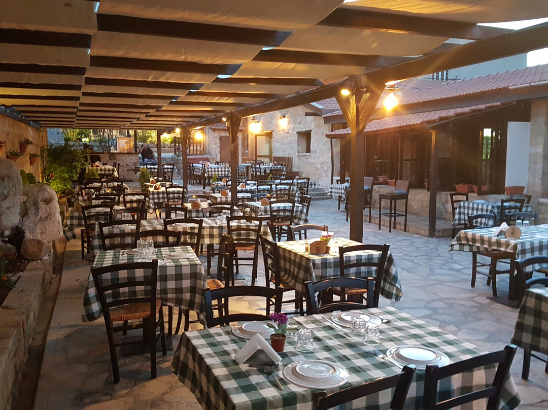 Finikaria餐馆和美食-Taverna Eparxiaki