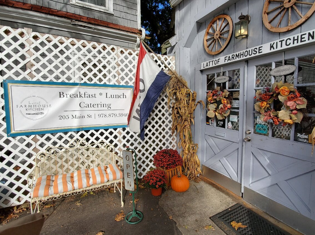 Lattof Farmhouse Kitchen