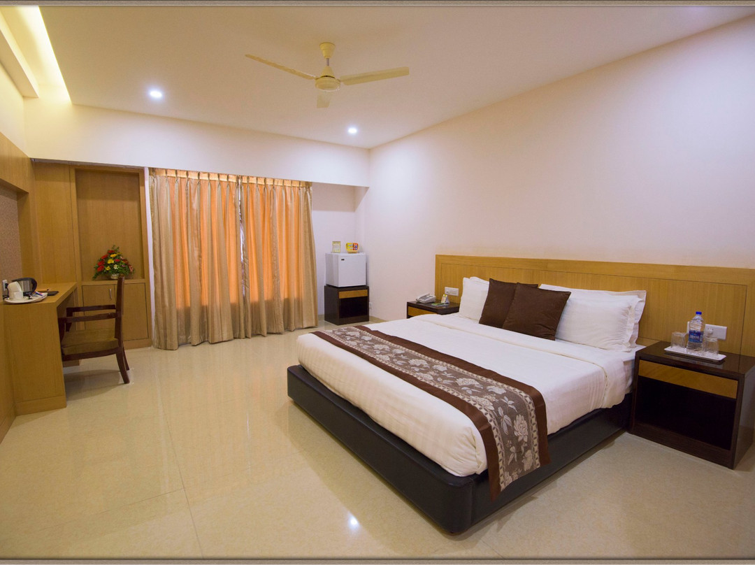 The Celestial Park Hotel主图