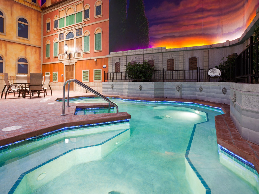 Venetian Indoor Waterpark-Maple Grove必去景点