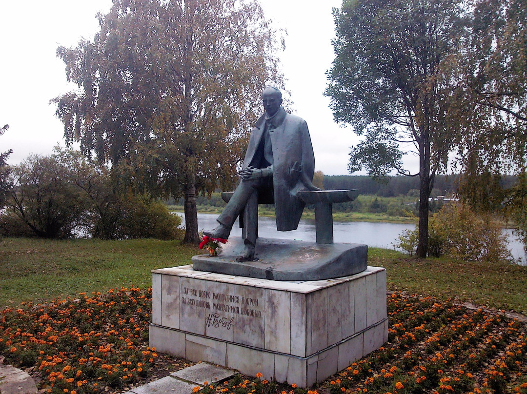 Monument to Nikolai Rubtsov景点图片