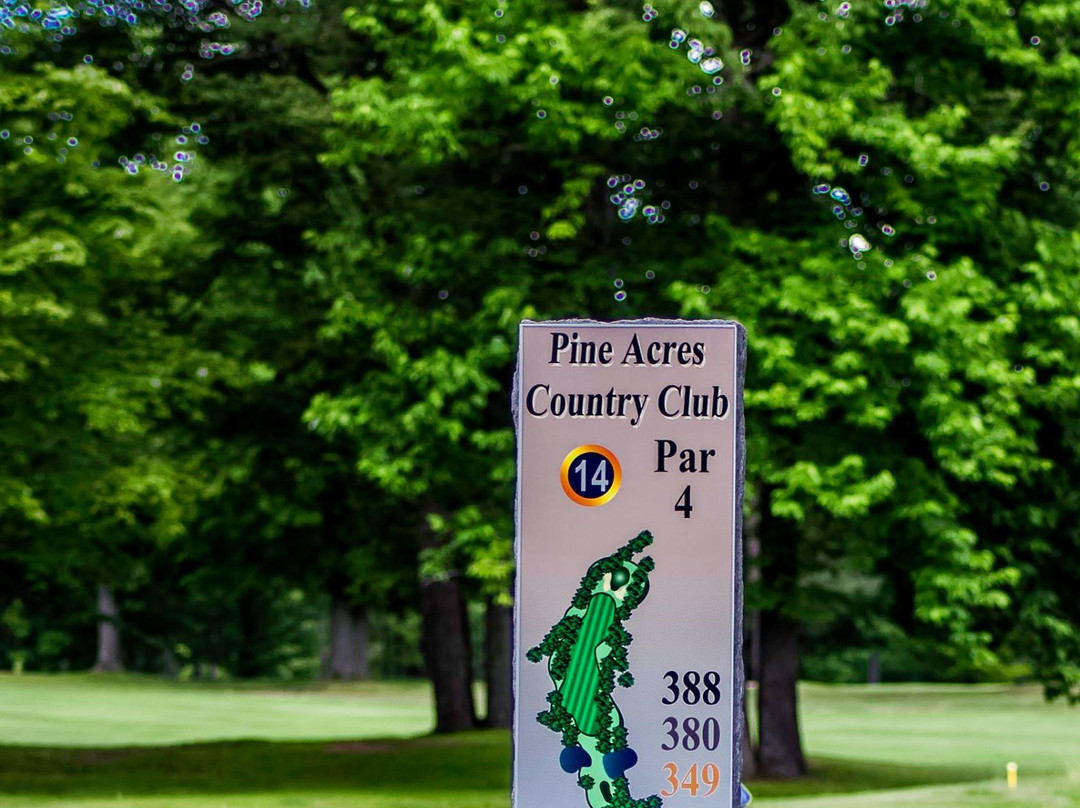 Pine Acres Country Club景点图片